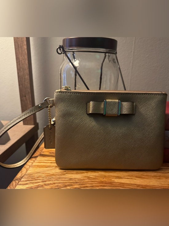 Coach Handbags - Coach Darcy Bow Gold Wristlet